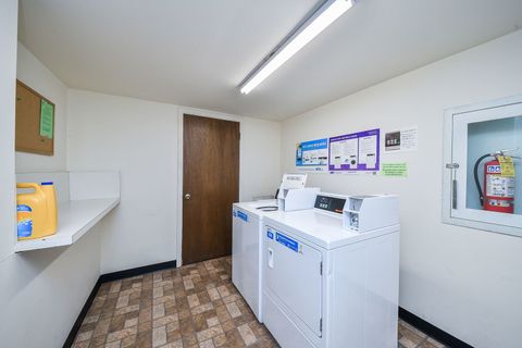 Tiny photo for 478 Raintree Court #2B, Glen Ellyn, IL 60137 (MLS # 12508430)