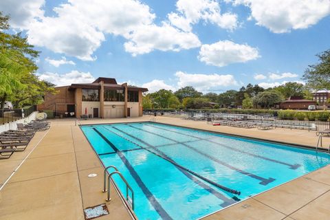 Tiny photo for 478 Raintree Court #2B, Glen Ellyn, IL 60137 (MLS # 12508430)