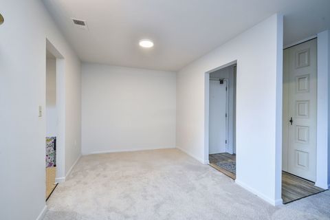 Tiny photo for 478 Raintree Court #2B, Glen Ellyn, IL 60137 (MLS # 12508430)