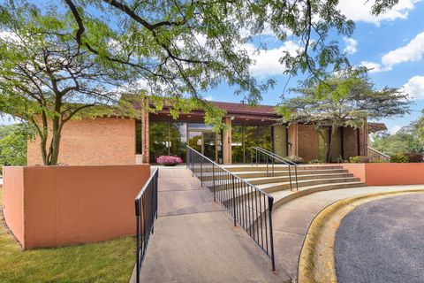 Tiny photo for 478 Raintree Court #2B, Glen Ellyn, IL 60137 (MLS # 12508430)