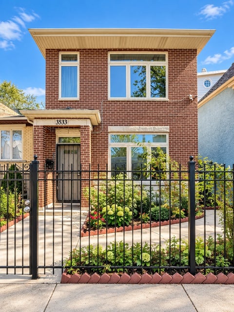 Photo of 3533 S Rockwell Street, Chicago, IL 60632 (MLS # 12776434)