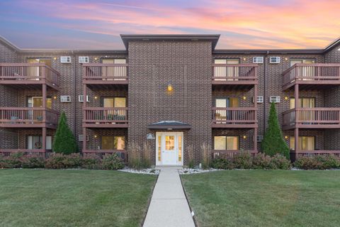 Photo of 1002 Spruce Street #1B, Glendale Heights, IL 60139 (MLS # 12485803)