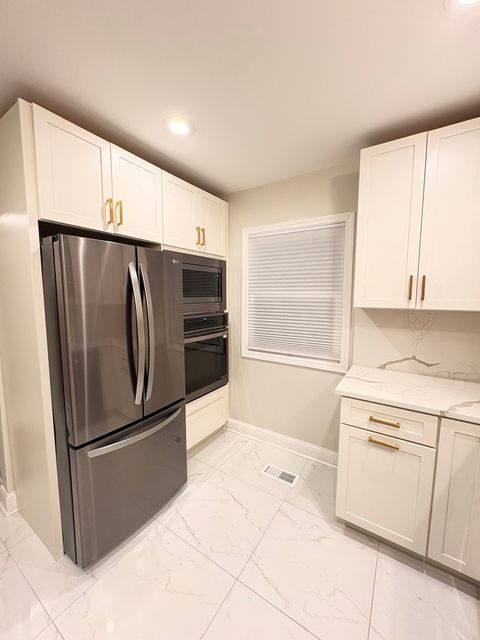 Tiny photo for 9619 S Oakley Avenue, Chicago, IL 60643 (MLS # 12538924)