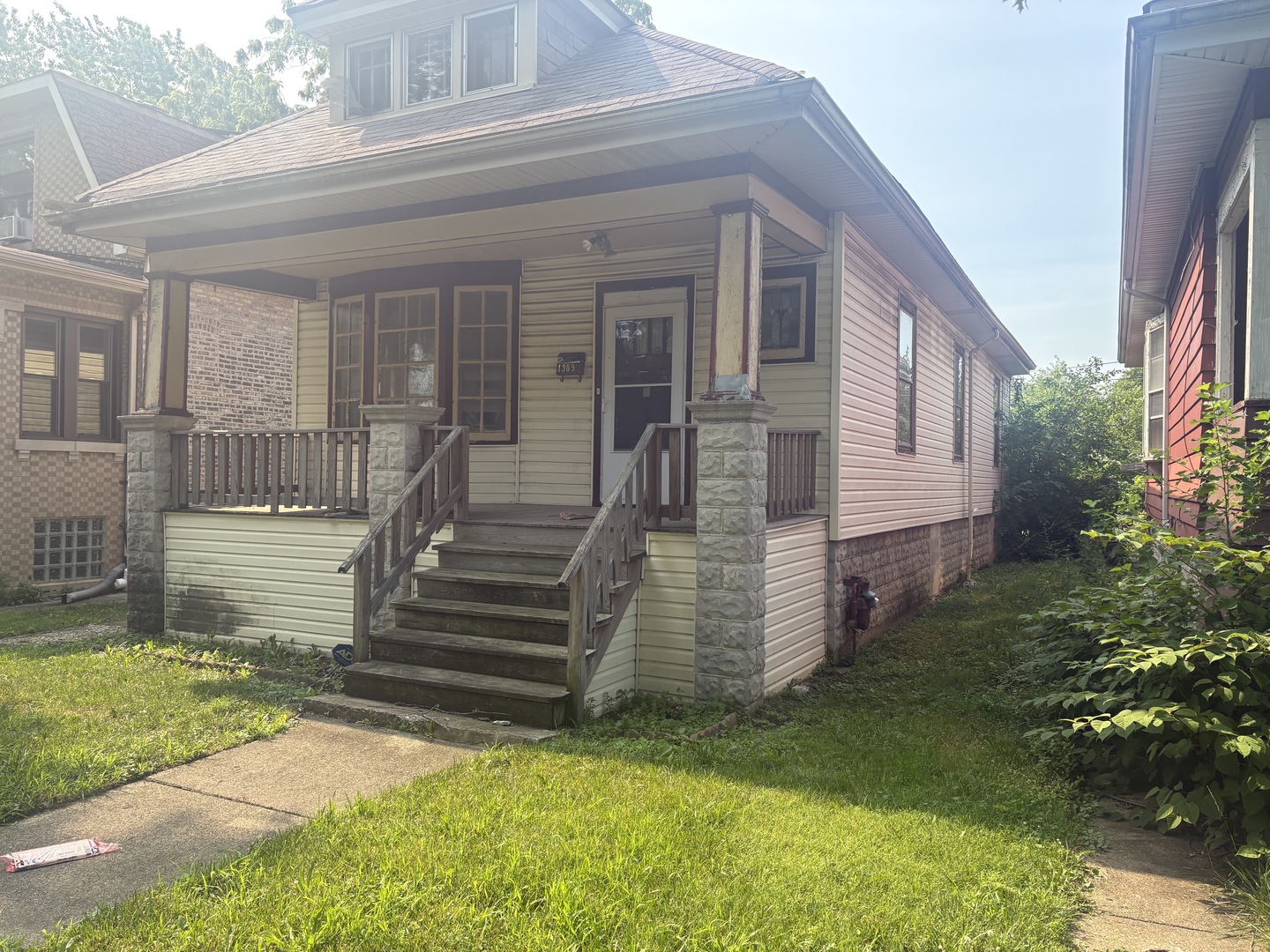 1309 W 98th