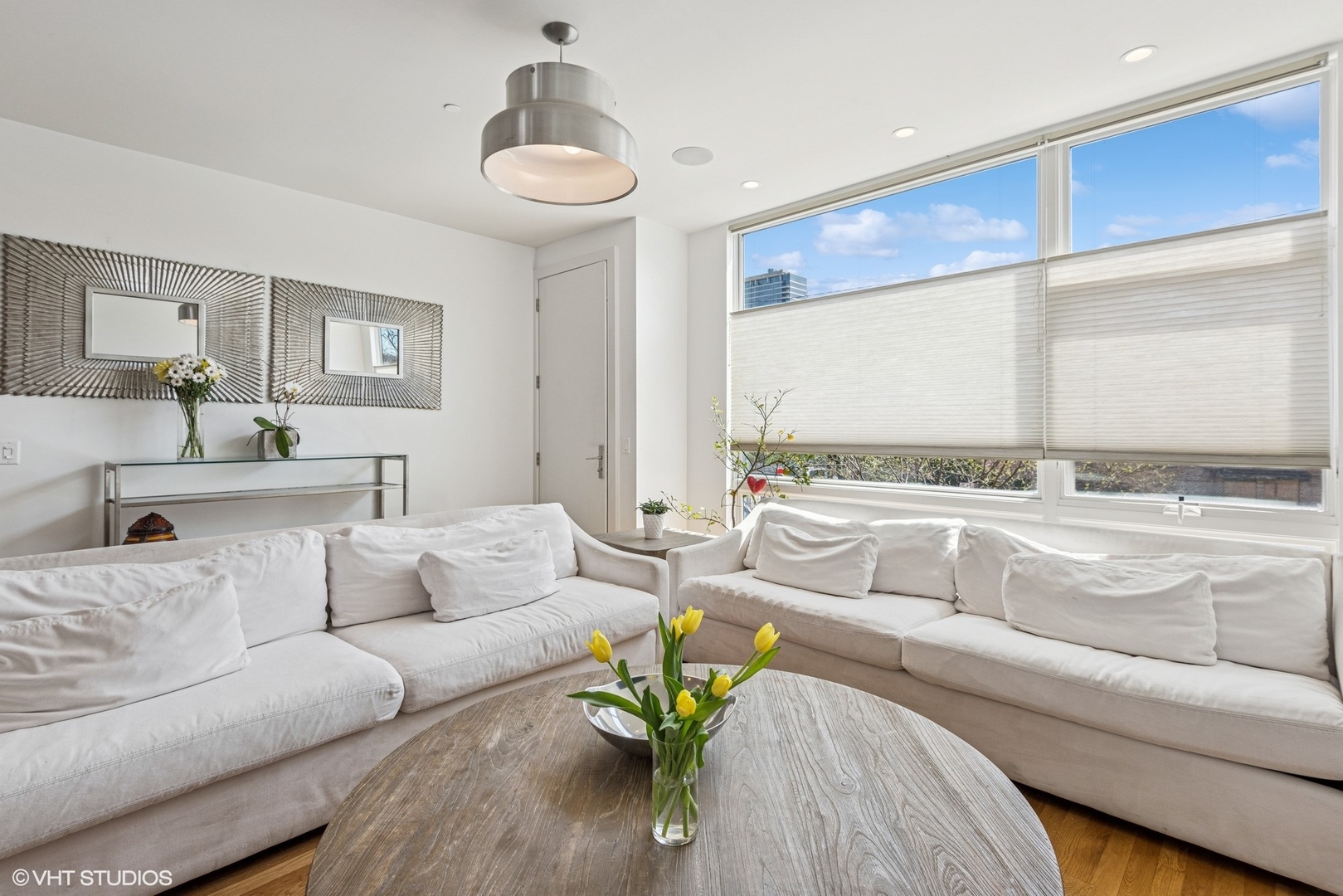 442 W Oak Street