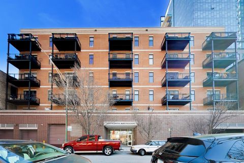 Photo of 725 N Aberdeen Street #202, Chicago, IL 60642 (MLS # 12588404)