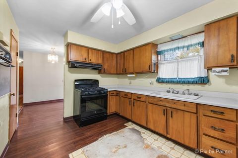 Tiny photo for 175 Calkins Drive, Sugar Grove, IL 60554 (MLS # 12510113)