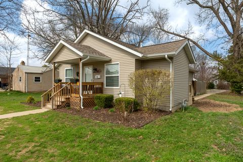 Tiny photo for 1914 Clarke Street, Murphysboro, IL 62966 (MLS # 12594734)
