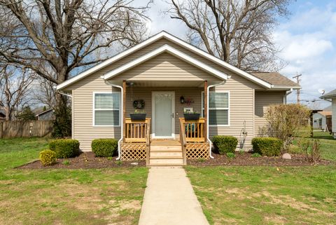 Photo of 1914 Clarke Street, Murphysboro, IL 62966 (MLS # 12594734)