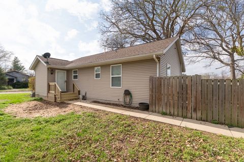 Tiny photo for 1914 Clarke Street, Murphysboro, IL 62966 (MLS # 12594734)