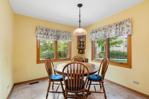 Tiny photo for 2121 N Juniper Lane, Arlington Heights, IL 60004 (MLS # 12776338)
