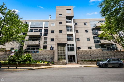 Photo of 939 W Huron Street #201, Chicago, IL 60642 (MLS # 12710803)