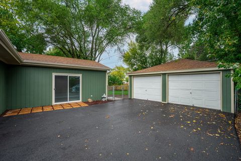 Tiny photo for 103 Hickory Drive, Carpentersville, IL 60110 (MLS # 12488259)