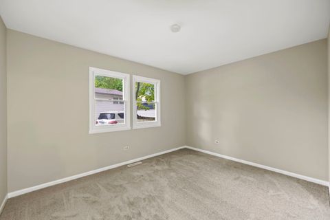Tiny photo for 103 Hickory Drive, Carpentersville, IL 60110 (MLS # 12488259)