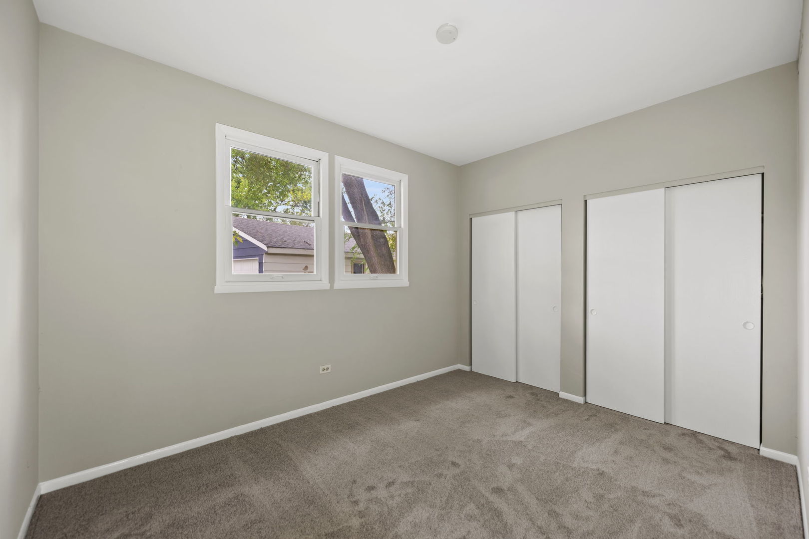 Carpentersville, Illinois 60110, United States, 3 Bedrooms Bedrooms, ,2 BathroomsBathrooms,Residential,Active,228753