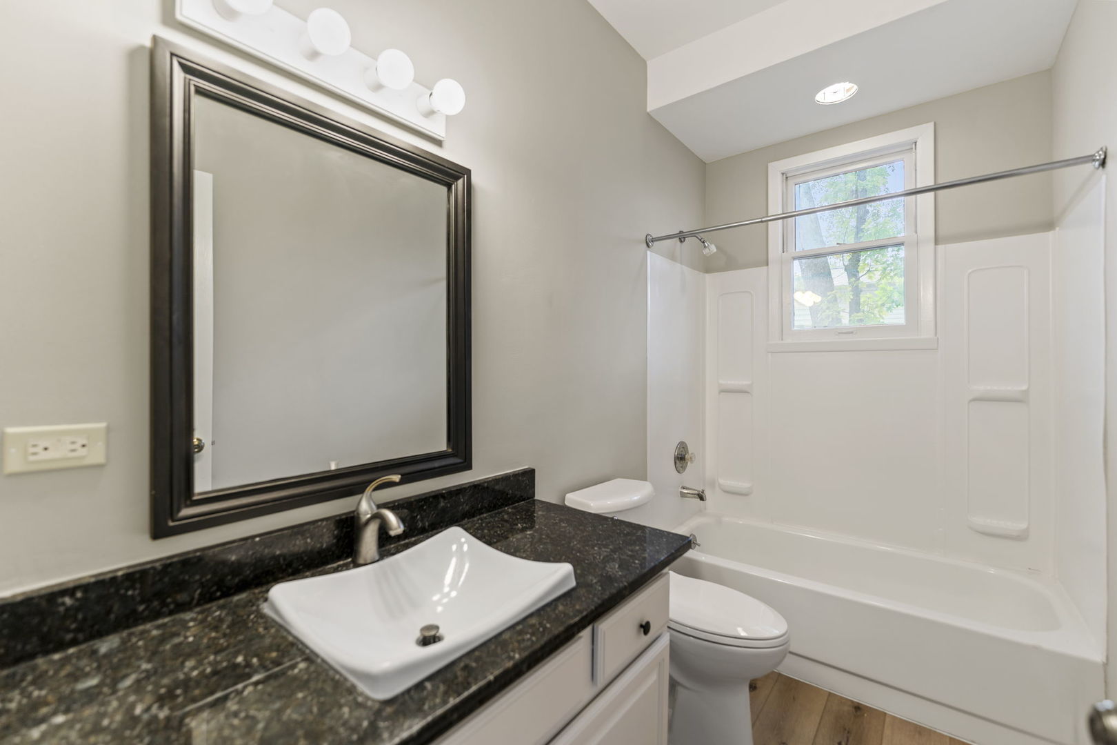 Carpentersville, Illinois 60110, United States, 3 Bedrooms Bedrooms, ,2 BathroomsBathrooms,Residential,Active,228753