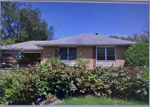 Photo of 33 Circle Drive, Indian Creek, IL 60061 (MLS # 12602708)