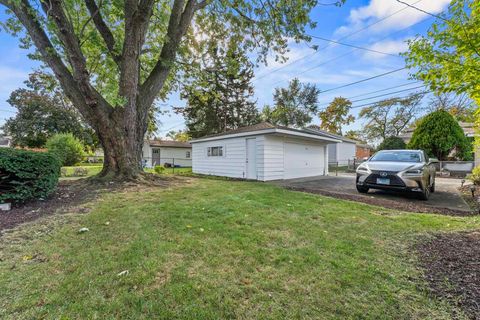 Tiny photo for 1724 Illinois Street, Des Plaines, IL 60018 (MLS # 12374453)