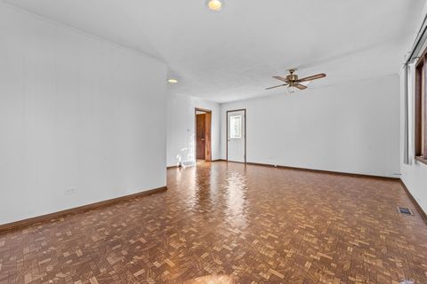 Tiny photo for 1724 Illinois Street, Des Plaines, IL 60018 (MLS # 12374453)