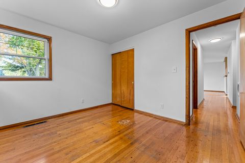 Tiny photo for 1724 Illinois Street, Des Plaines, IL 60018 (MLS # 12374453)