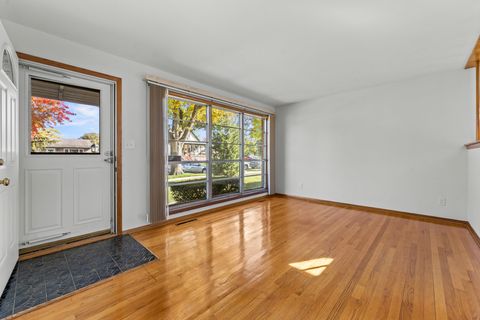 Tiny photo for 1724 Illinois Street, Des Plaines, IL 60018 (MLS # 12374453)