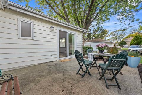 Tiny photo for 1724 Illinois Street, Des Plaines, IL 60018 (MLS # 12374453)