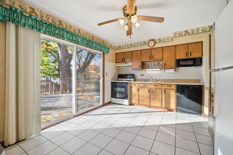 Tiny photo for 927 E Cooper Drive, Palatine, IL 60067 (MLS # 12515681)
