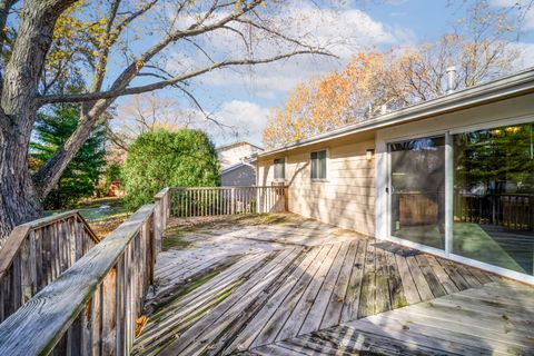 Tiny photo for 927 E Cooper Drive, Palatine, IL 60067 (MLS # 12515681)