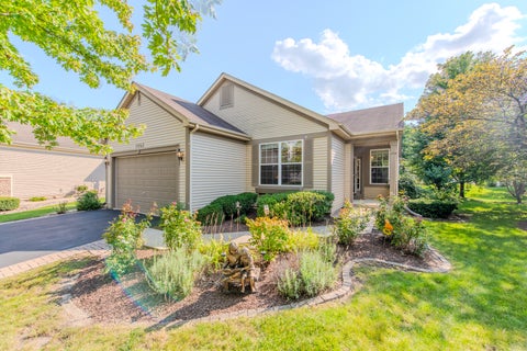 Photo of 21243 Lily Lake Lane, Crest Hill, IL 60403 (MLS # 12690824)