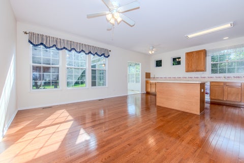 Tiny photo for 21243 Lily Lake Lane, Crest Hill, IL 60403 (MLS # 12690824)