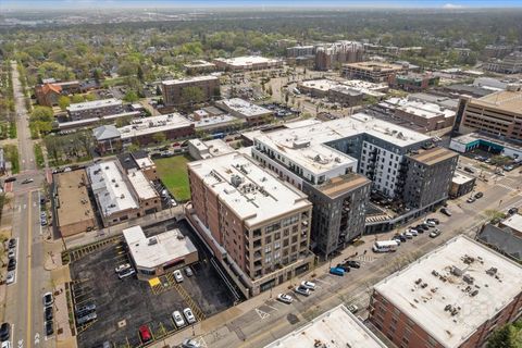 Tiny photo for 195 N Addison Avenue #PH03, Elmhurst, IL 60126 (MLS # 12354465)