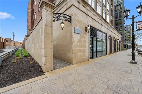 Tiny photo for 195 N Addison Avenue #PH03, Elmhurst, IL 60126 (MLS # 12354465)