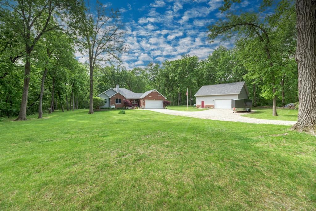 2560 N 2950th Road