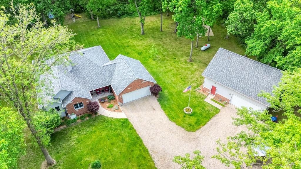 2560 N 2950th Road