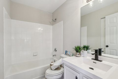 Tiny photo for 2060 Lyndhurst Lane, Aurora, IL 60503 (MLS # 12505726)