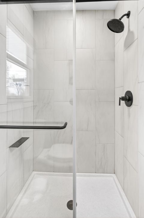 Tiny photo for 327 30th Avenue N, Clinton, IA 52732 (MLS # 12611702)