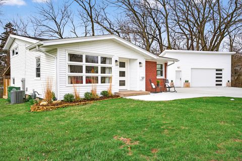 Tiny photo for 327 30th Avenue N, Clinton, IA 52732 (MLS # 12611702)