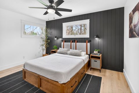 Tiny photo for 327 30th Avenue N, Clinton, IA 52732 (MLS # 12611702)