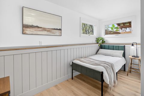 Tiny photo for 327 30th Avenue N, Clinton, IA 52732 (MLS # 12611702)