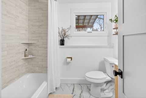 Tiny photo for 327 30th Avenue N, Clinton, IA 52732 (MLS # 12611702)