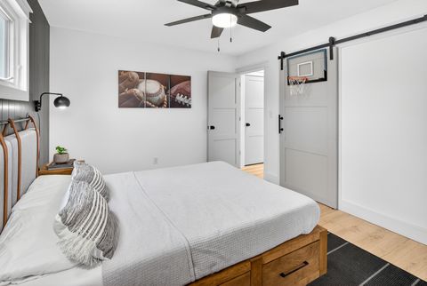 Tiny photo for 327 30th Avenue N, Clinton, IA 52732 (MLS # 12611702)