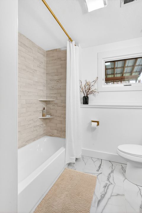 Tiny photo for 327 30th Avenue N, Clinton, IA 52732 (MLS # 12611702)