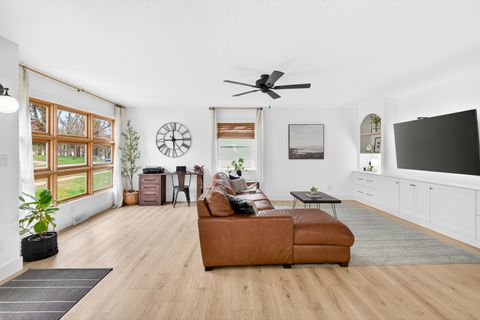 Tiny photo for 327 30th Avenue N, Clinton, IA 52732 (MLS # 12611702)