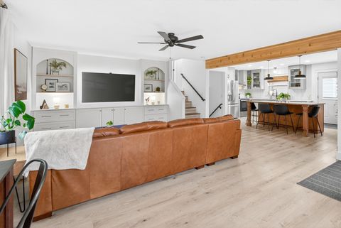 Tiny photo for 327 30th Avenue N, Clinton, IA 52732 (MLS # 12611702)