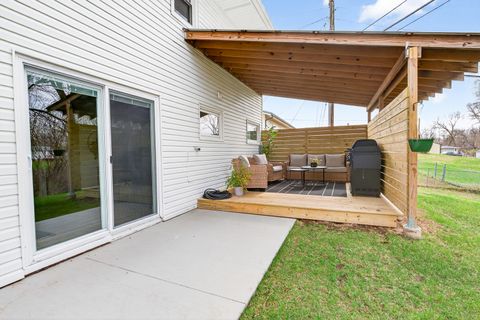 Tiny photo for 327 30th Avenue N, Clinton, IA 52732 (MLS # 12611702)