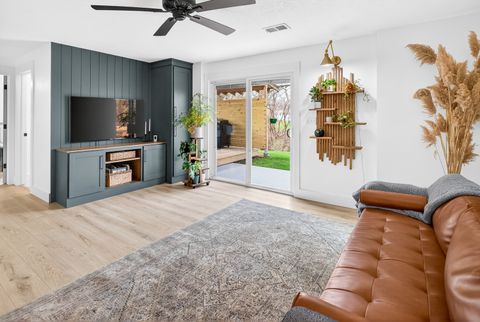 Tiny photo for 327 30th Avenue N, Clinton, IA 52732 (MLS # 12611702)