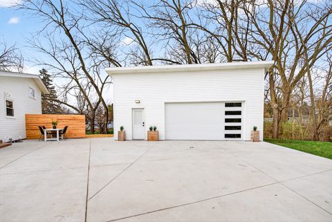 Tiny photo for 327 30th Avenue N, Clinton, IA 52732 (MLS # 12611702)