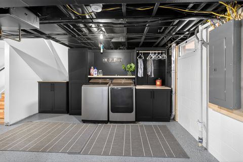 Tiny photo for 327 30th Avenue N, Clinton, IA 52732 (MLS # 12611702)