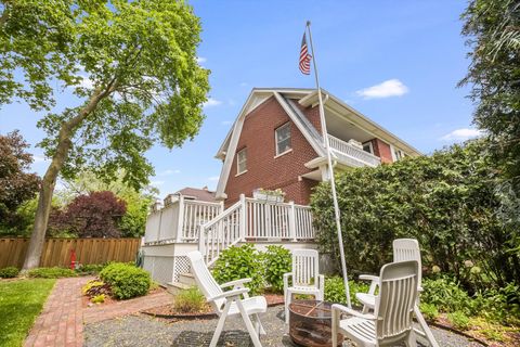 Tiny photo for 718 S WASHINGTON Avenue, Park Ridge, IL 60068 (MLS # 12525100)