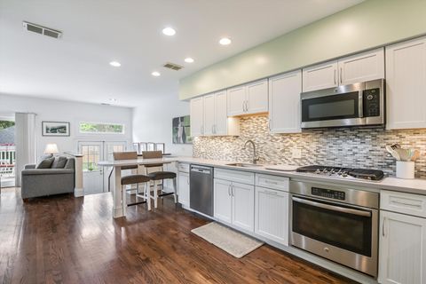 Tiny photo for 718 S WASHINGTON Avenue, Park Ridge, IL 60068 (MLS # 12525100)